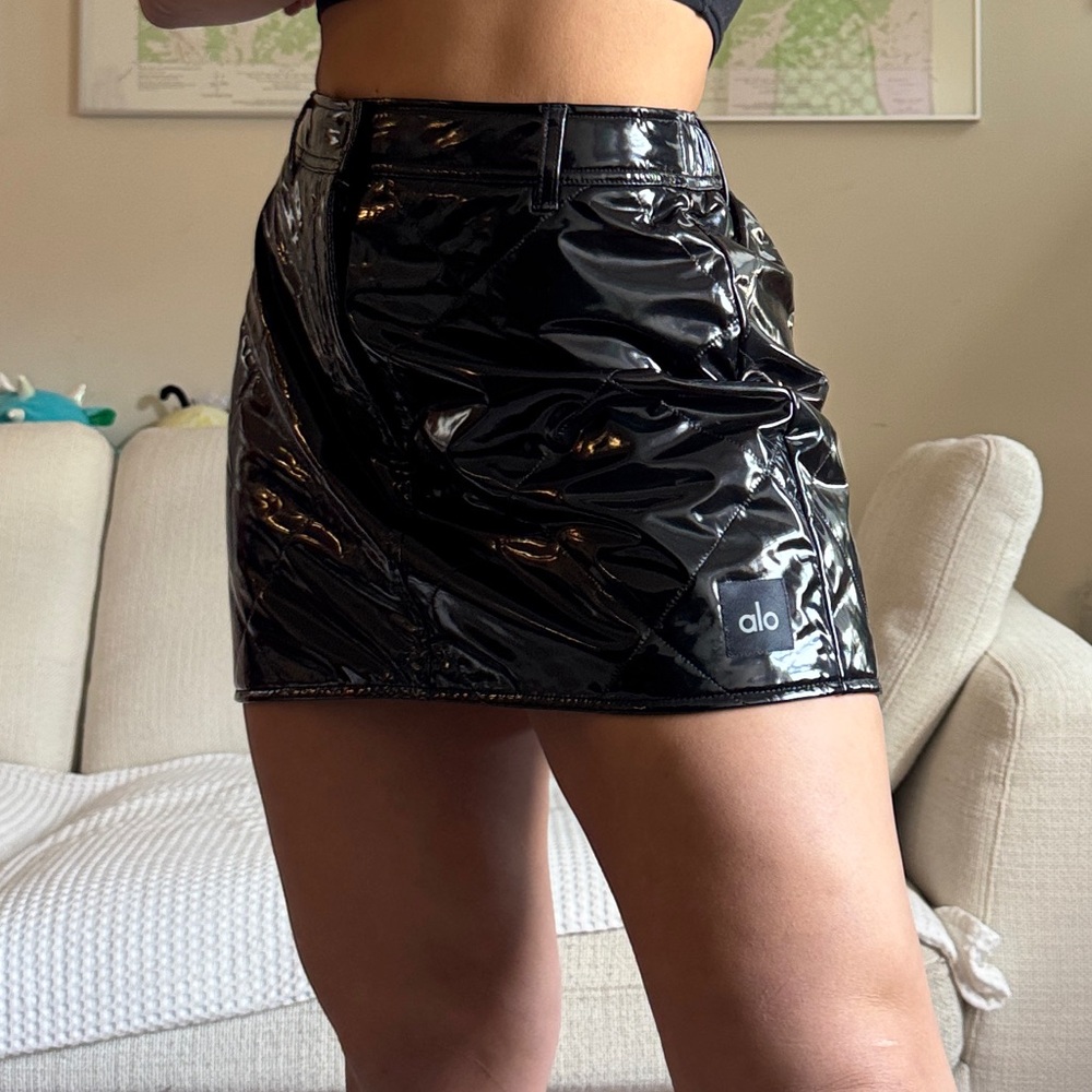 Alo Yoga Snomoto Puffer Mini Skirt